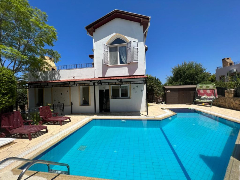 3 BEDROOM VILLA WITH MOUNTAIN AND SEA VIEWS IN KARŞIYAKA