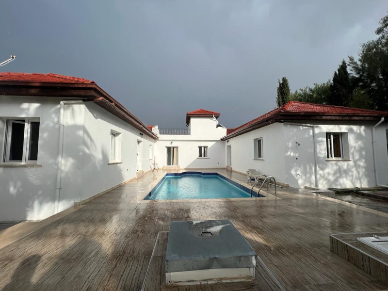 4 BEDROOM BUNGALOW WITH STUNNING POOL IN LAPTA