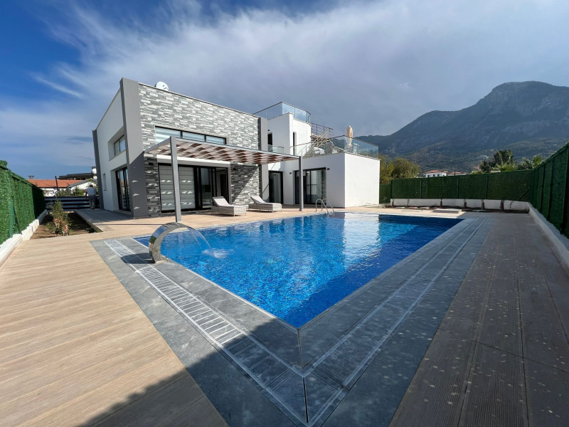 LUXURY 3 BEDROOM VILLA WİTH PRİVATE POOL