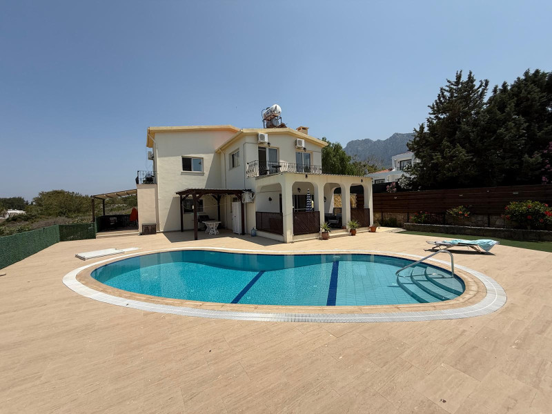 Özel Yüzme Havuzlu 3+1 Villa