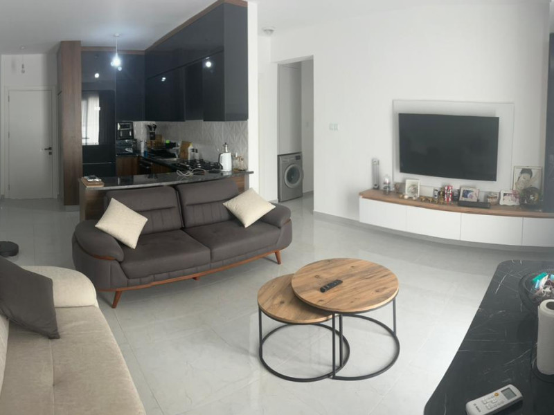 Modern 2 Bedroom Penthouse with Rooftop Terrace