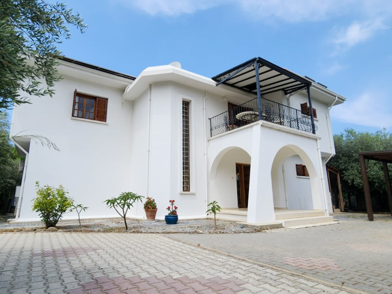 Geniş Arazili 4 Odalı Özel Villa
