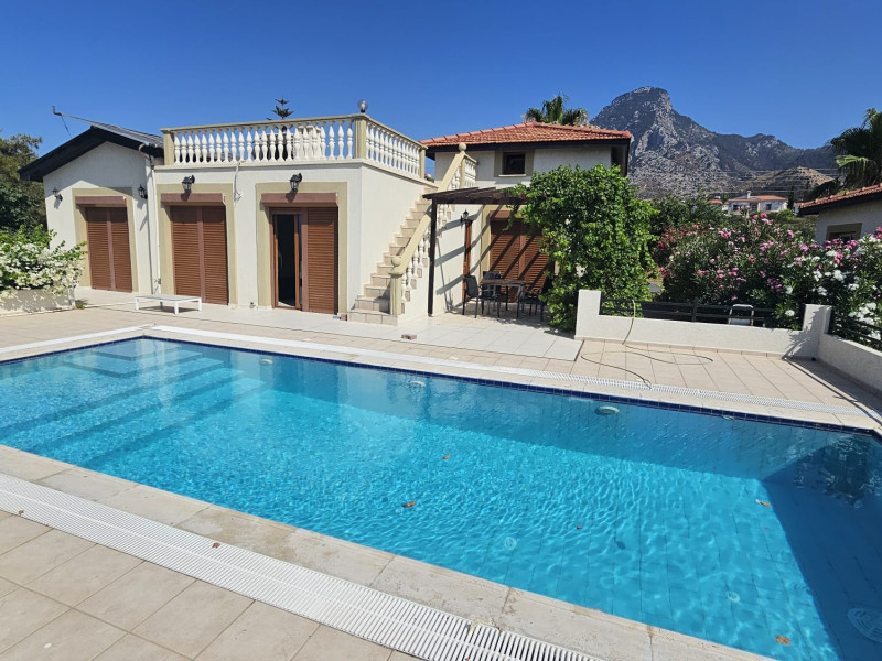 Geniş Bahçeli ve Özel Havuzlu 3 Odalı Bungalow