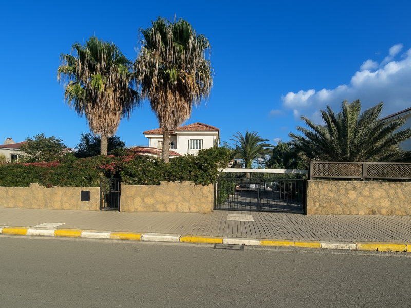 Edremit’te Özel Havuzlu güzel 3+1 villa