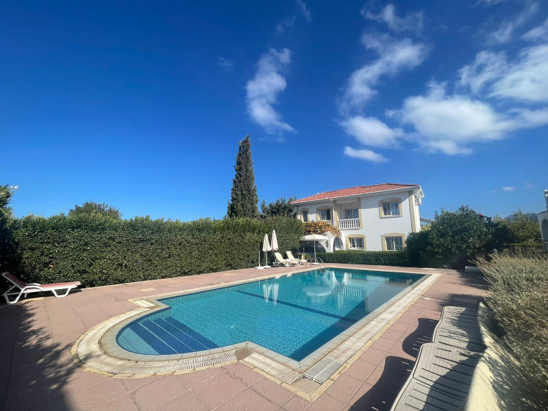 Charming 3 Bedroom Villa in a Peaceful and Desirable Location