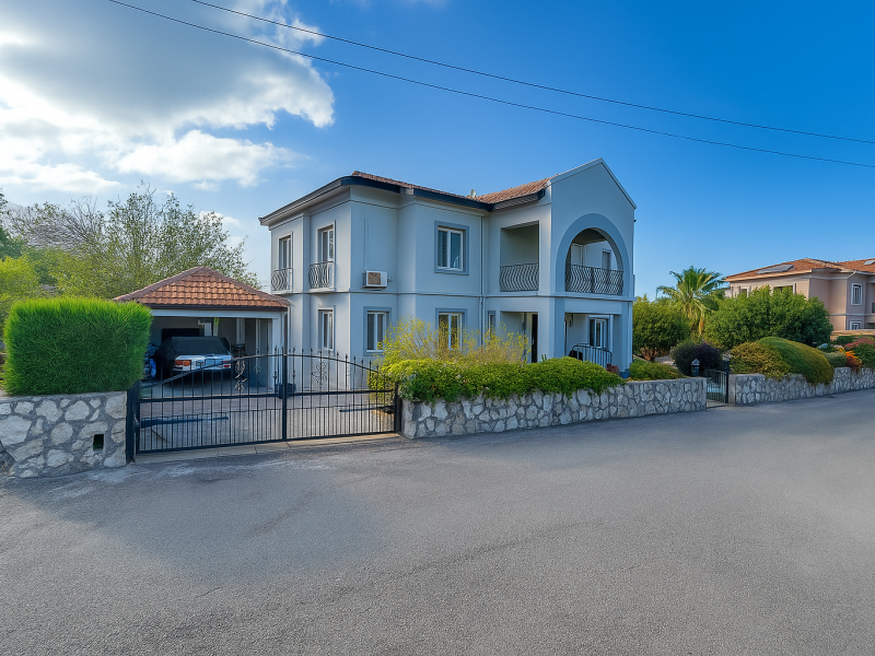 Stunning 6-Bedroom Villa with Private Pool and Large Garden in a Peaceful Location