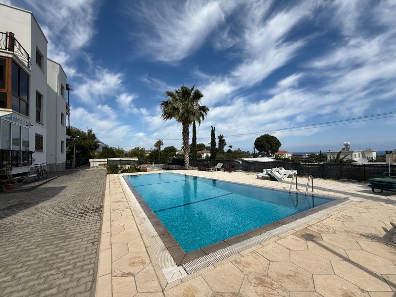 Alsancak’ta Çok Güzel 3+1 Daire – Ortak Havuzlu