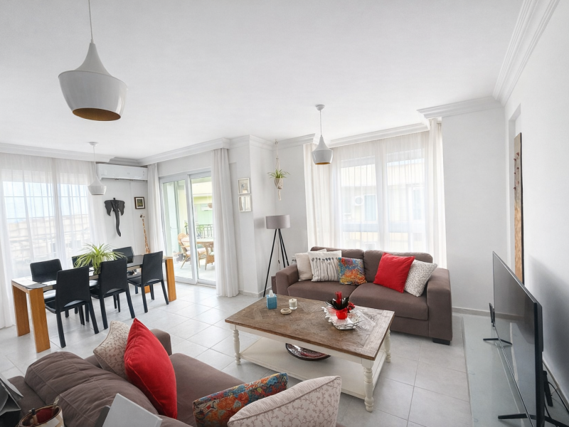 Geniş Teraslı, Manzaralı 3 Yatak Odalı Penthouse