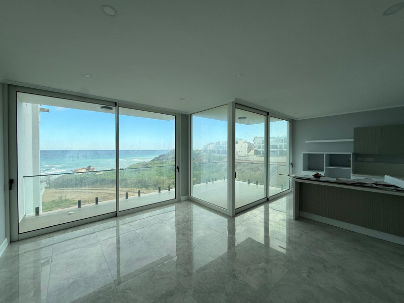 5+1 Çok Güzel Orta Havuzlu Deniz Manzaralı Daire