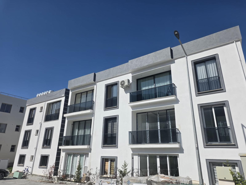 Lapta’da Satılık Çok Güzel 2 Yatak Odalı Daire