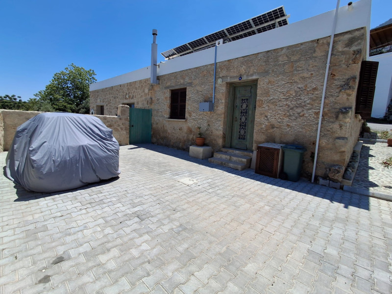 Unique Newly Decorated 1+1 Stone Property