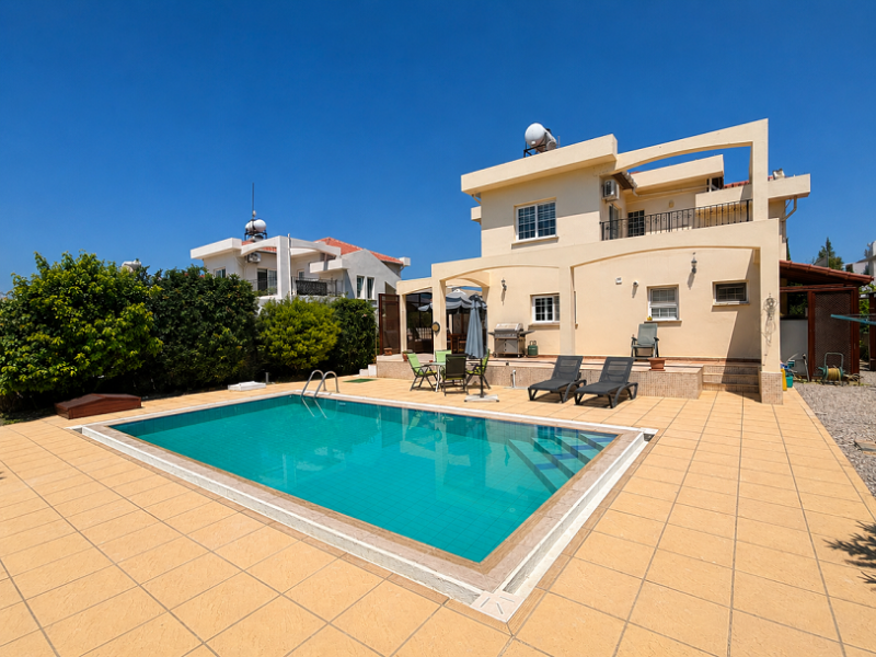 Aileniz İçin İdeal, Özel Havuzlu Ferah 3 Yatak Odalı Villa