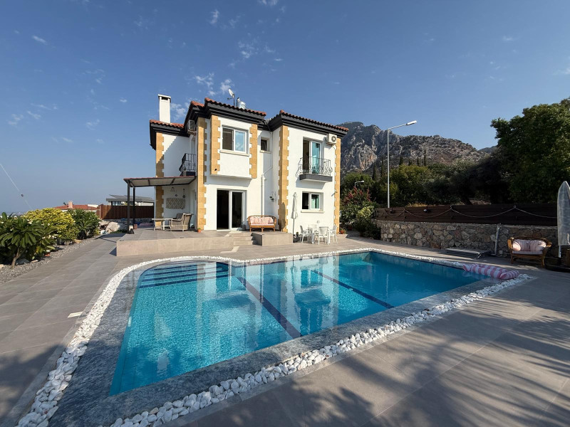 Muhteşem Manzaralı,3 Yatak Odalı Villa