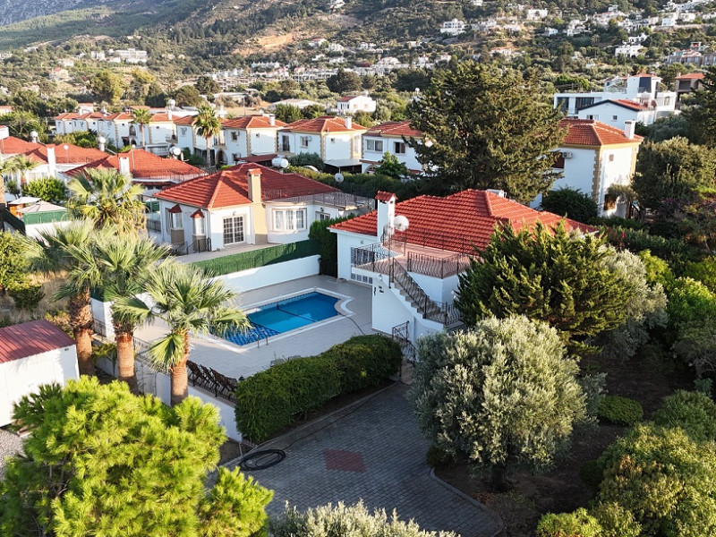 3 Odalı, Özel Havuzlu ve Geniş Arazili Bungalov