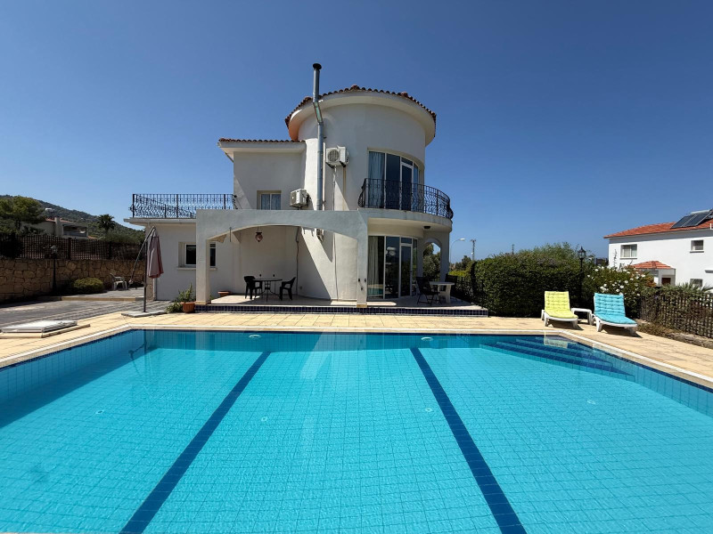 🏡 FOR RENT – BEAUTIFUL 3-BEDROOM HOME IN KARŞIYAKA 🌊🌿
