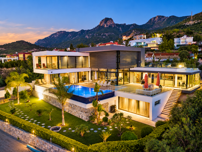 EXCLUSIVE TOP QUALITY VILLA IN PRESTIGIOUS CATALKOY LOCATION